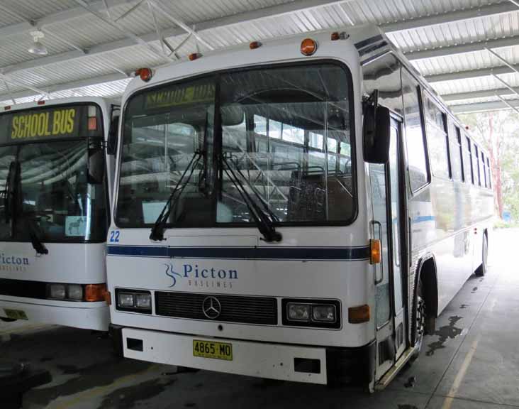 Picton Mercedes OC1621 Custom 300 22